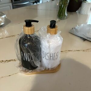 Black and White Soap Dispenser Set